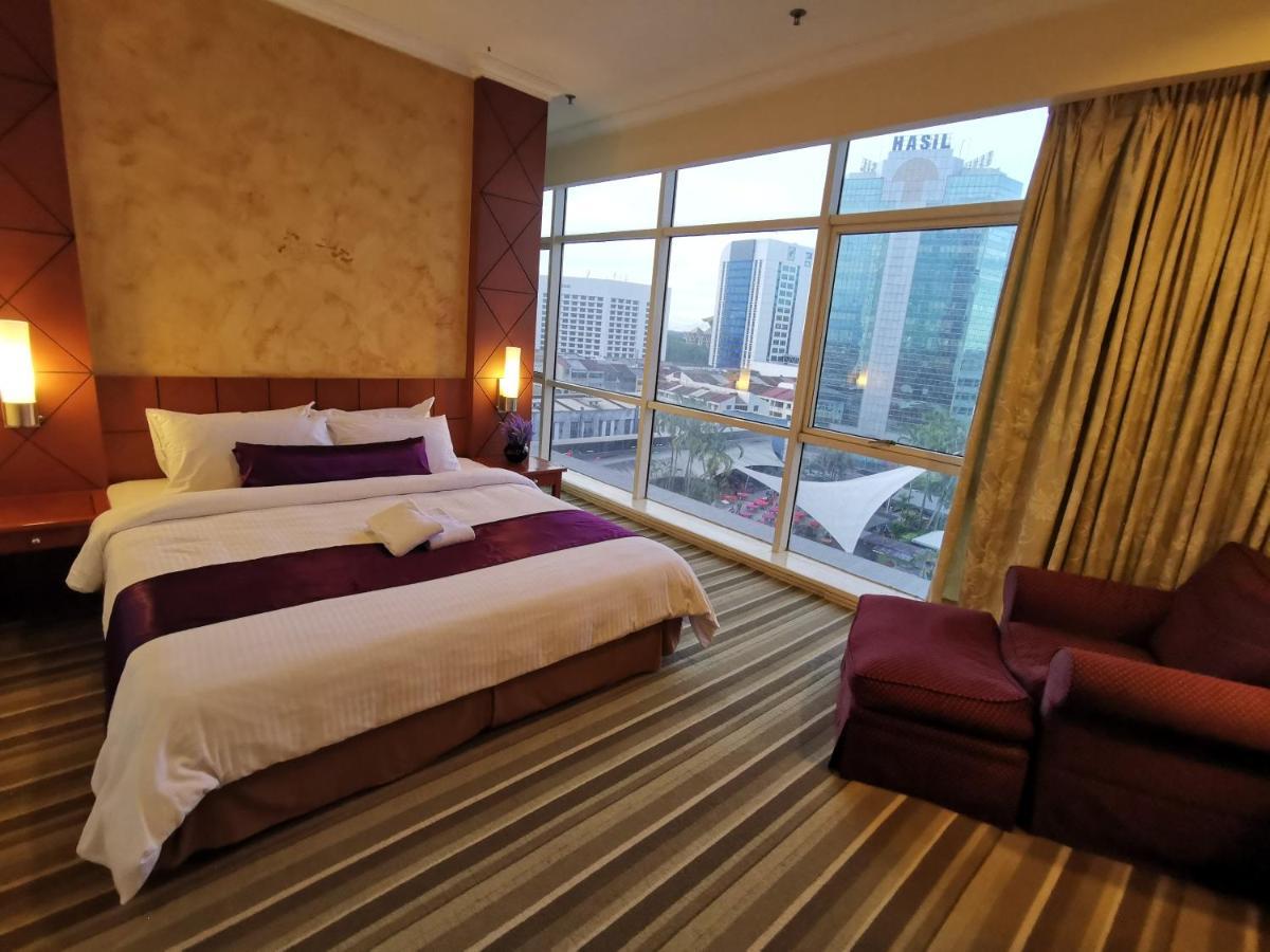 Stayinn Gateway Hotel Apartment Kuching Exterior photo